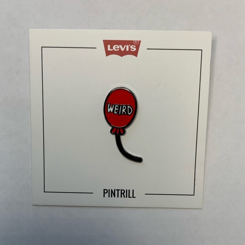 LEVI’S PIN WEIRD BALLOON 😍